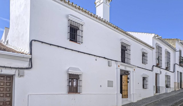 Amazing home in Castilblanco de los Ar