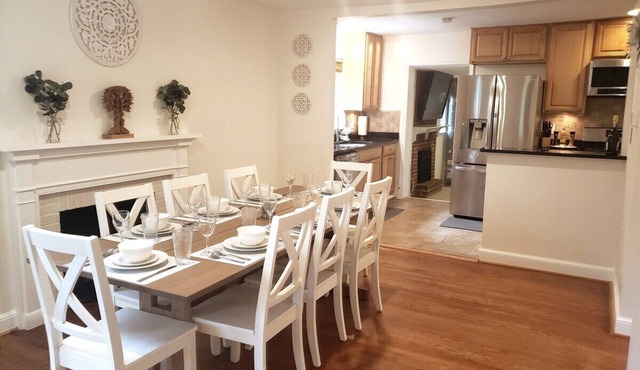 Amazing Escape - 3BD, 1BTH, Private Deck near DC