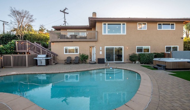 Amazing Escape with Game Room, Pool & Hot Tub