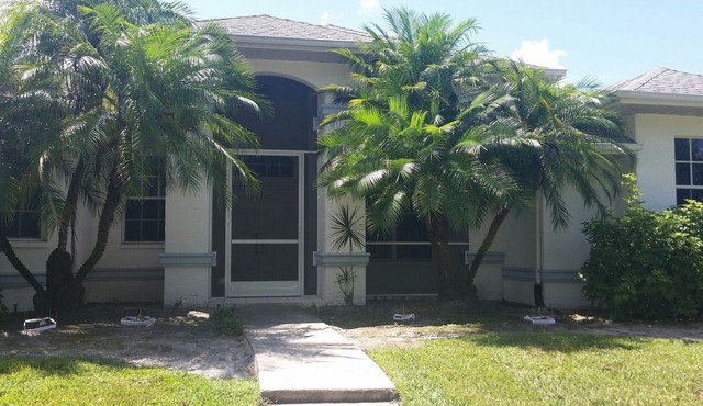 Amazing Estate on Nature Preserve - Close to Everything