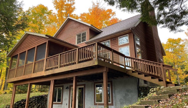 Amazing Fall Colors, Nature, Fireplaces, Screened Porch, Secluded!