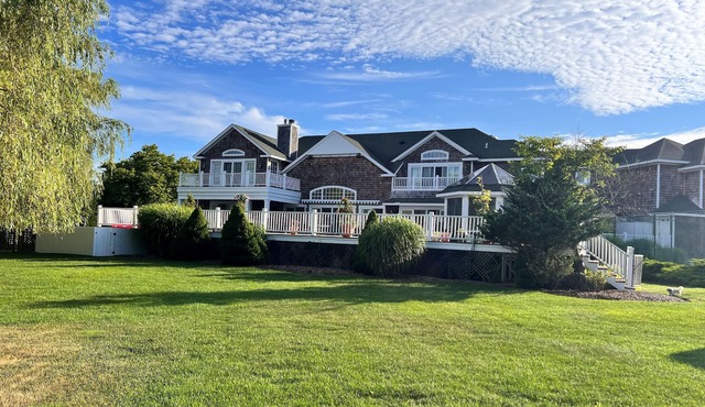 Amazing Family Friendly Home close to town