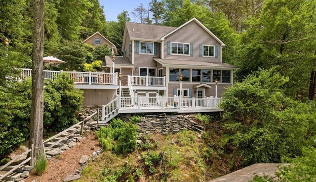 Amazing Family Lake Wallenpaupack Lakefront with Dock