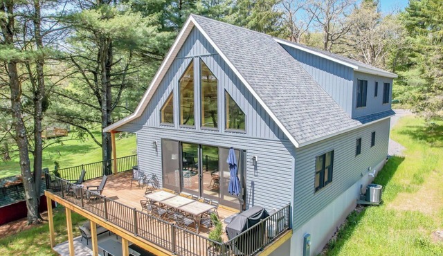 Amazing Flat Lakefront Home with Hot Tub + Fire Pit!