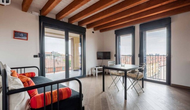 Amazing flat with a view and terrace on Navigli by Easylife