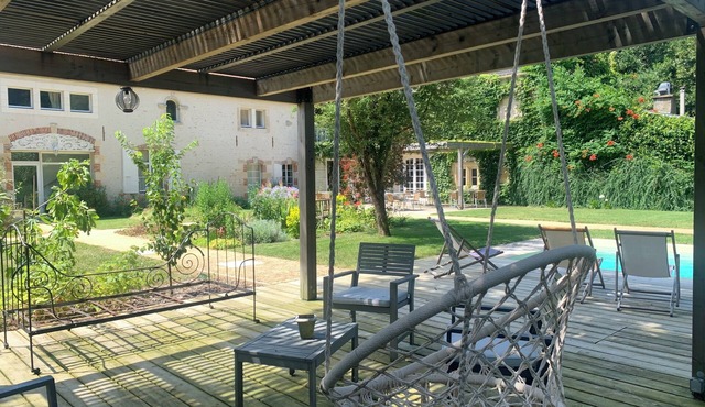 Amazing Property 4* : 300m2 - 15mn from the beach, heated pool, 15 pers.