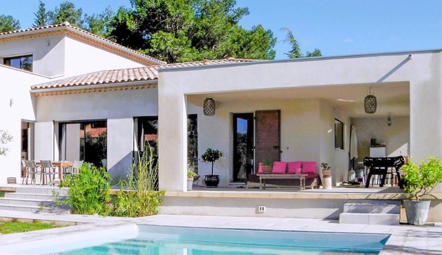 Amazing home in Villeneuve les Avignon
