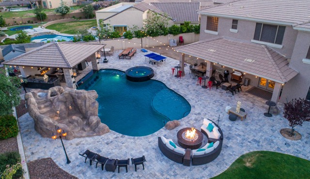 AMAZING "FUN PARK" in BACKYARD Comfortably Sleeps 10