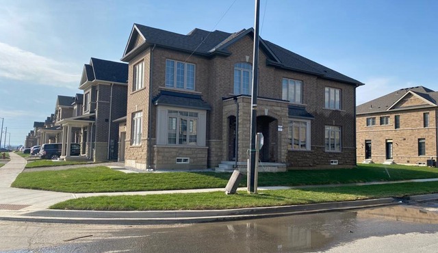 Amazing Fun Place With 6 Beds 3.5 Bath Home Having 14 People Sleeping Capacity