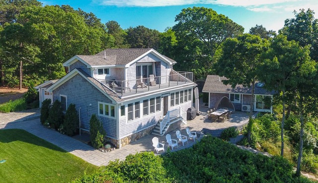 Amazing Gem with Guest House and Private Sandy Beach on Lagoon Pond