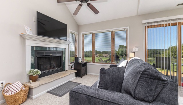 Amazing Golf Views, Fireplace & Pool Access!