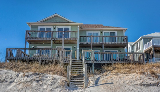Amazing Grace - Your Deck is Right on the Beach!