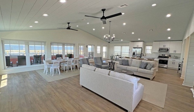 Amazing Grace - Boat Access - Island Realty