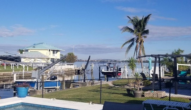 Amazing Gulf Cove Waterfront Home Heated Pool @ Myakka River Close to Englewood