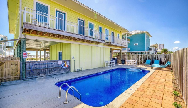 Amazing Gulf View, Pool Home! Walking distance to shops/dining