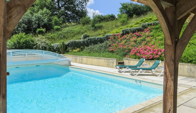 Amazing home in Domfront en Champagne with heated swimming pool