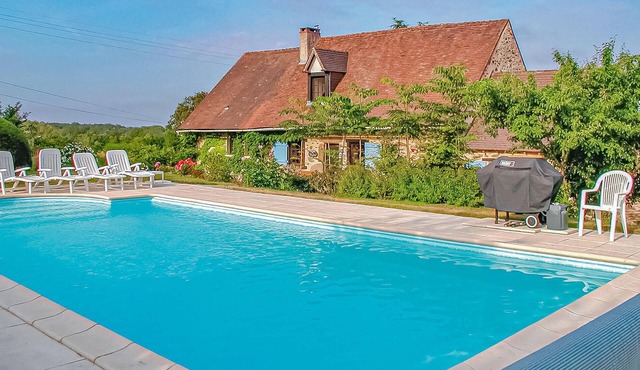 Amazing home in St. Priest La Fougeres