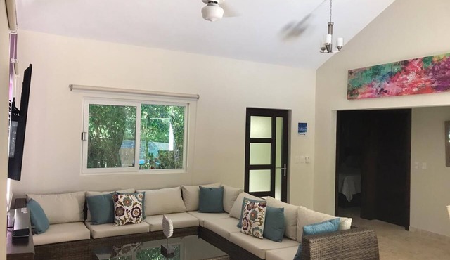 Amazing Heated Jacuzzi, Private Pool, 2 Bed/Bath, AC in Everyroom!