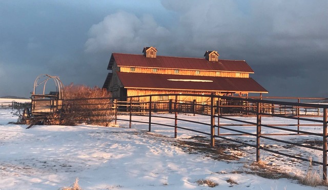 AMAZING HERITAGE RANCH BARN "Gentrified"