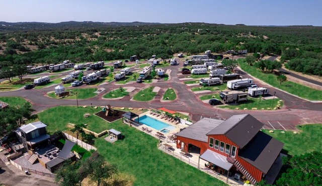 Amazing Hill Country Getaway with Breathtaking Views w/Pool & Spa
