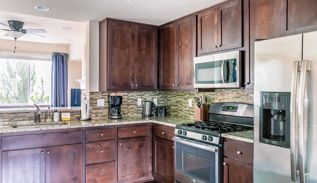 Amazing Hillsboro 2BR w/W/D, nr Coffee, Park, Groceries, by Blueground