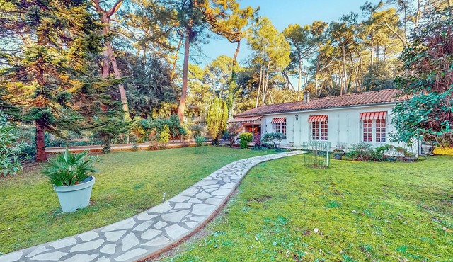 Amazing home in Meschers-sur-Gironde