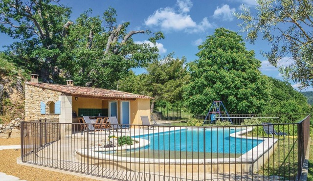 Amazing home in Sainte Croix-à-Lauze