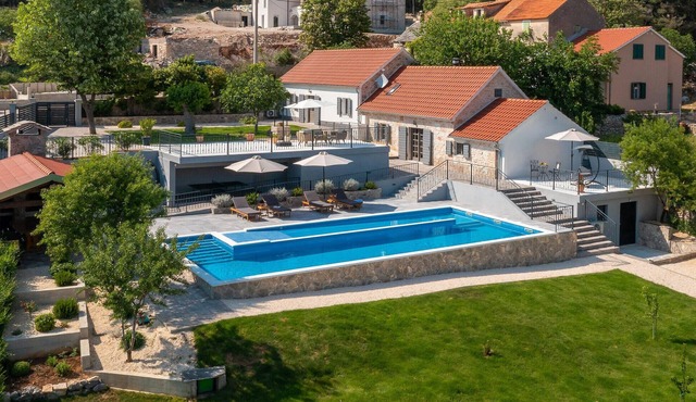 Amazing home in Dubrava kod Sibenika