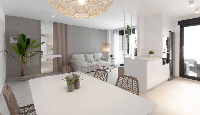 Amazing holidays in this New condo mediterranean style. Wifi - only families
