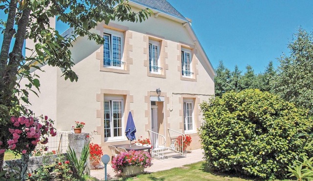 Amazing home in Saint Jean-Trolimon