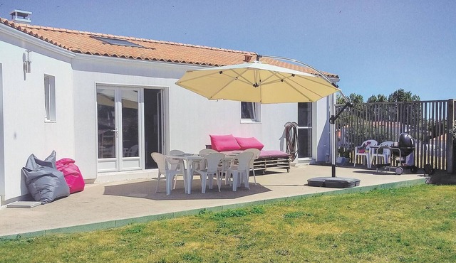 Amazing home in St. Michel en l'Herm