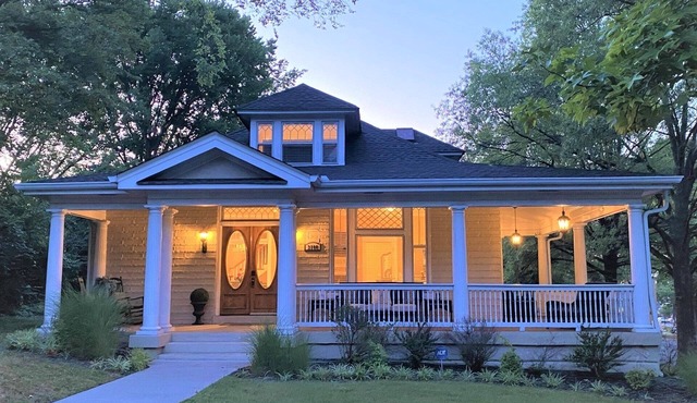 Amazing Home & Area - Close to Downtown Nashville! Family & Group Friendly!