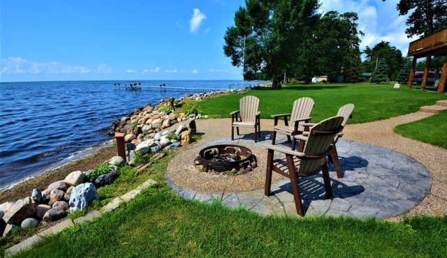 Amazing Home- Beach, Dock, Water Toys, Firepit