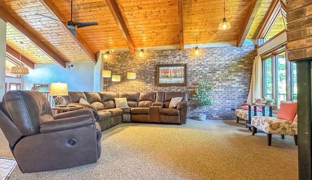 Amazing home for outdoor activities on Devil Track Lake, near Grand Marais, MN
