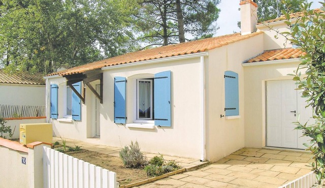 Amazing home in La Tranche sur Mer