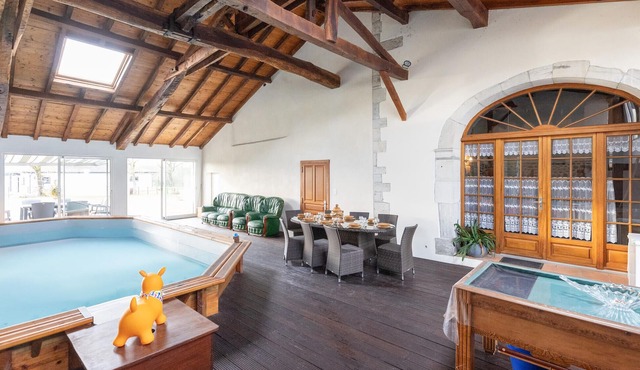 Amazing home in Saint-Pé-de-Léren