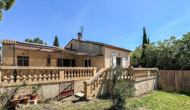 Amazing home in Vers-Pont-Du-Gard with WiFi