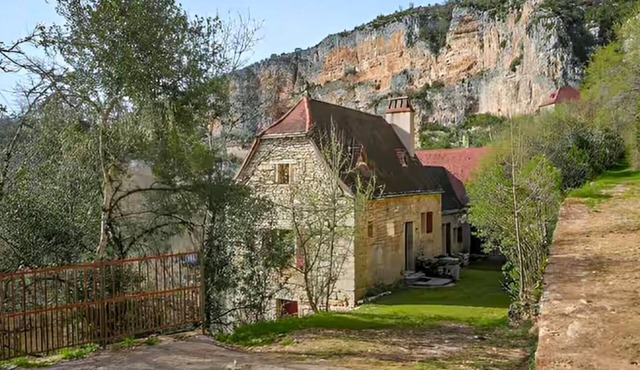 Amazing home in Sauliac-Sur-Célé with WiFi