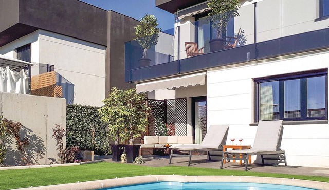 Amazing home in Arroyomolinos with WiFi