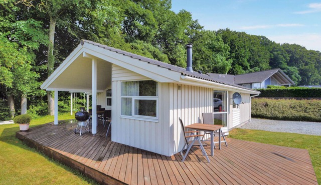 Amazing home in Aabenraa with sauna