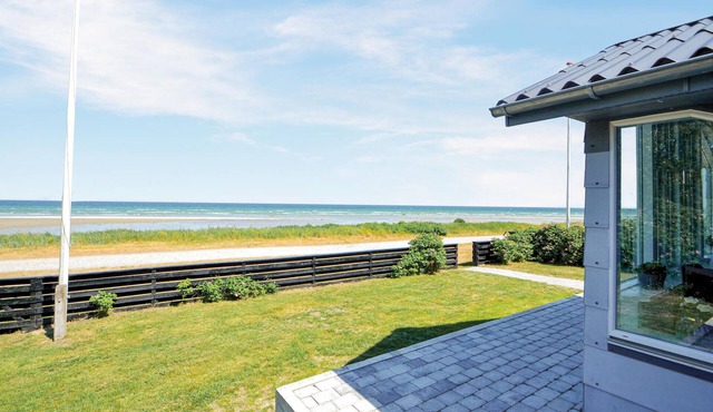 Amazing home in Allingåbro