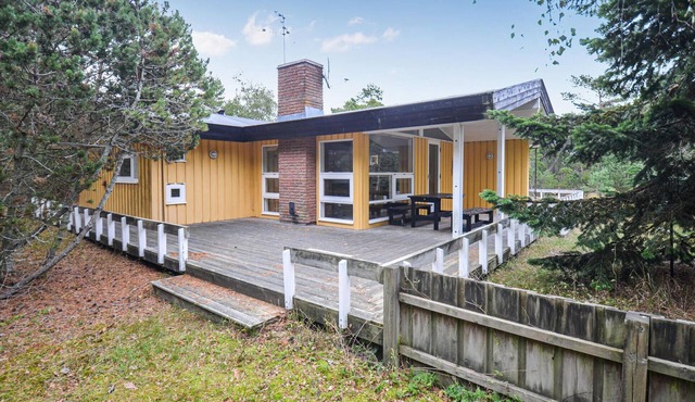 Amazing home in Anholt with kitchen