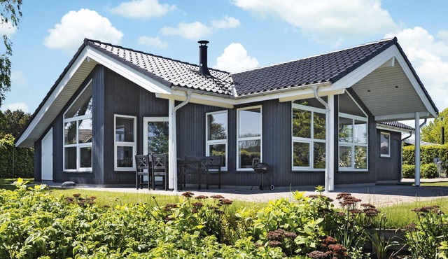 Amazing home in Augustenborg with sauna