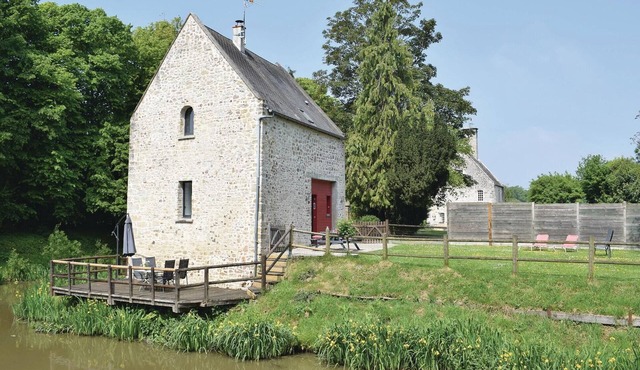 Amazing home in Auxais with WiFi