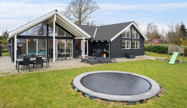 Amazing home in Børkop with sauna