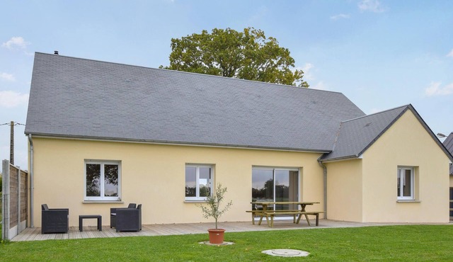 Amazing home in Bacilly with WiFi