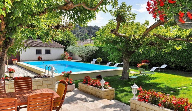 Amazing home in Barbentane