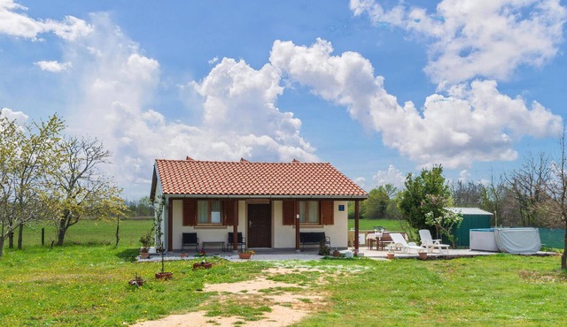 Amazing home in Barban with jacuzzi