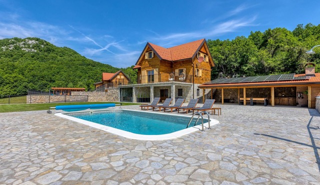 Amazing home in Barlete with sauna