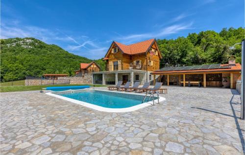 Amazing Home In Barlete With Sauna